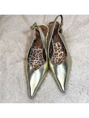 🆕 BN pair of gold pointed heels - Michael Antonio